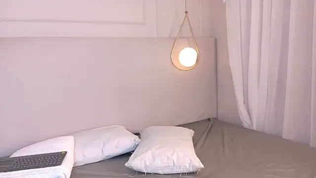 ZoeyPetit online show from 06.05.26