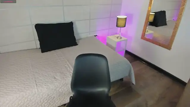 Hanna naoo  online show from 06.25.26