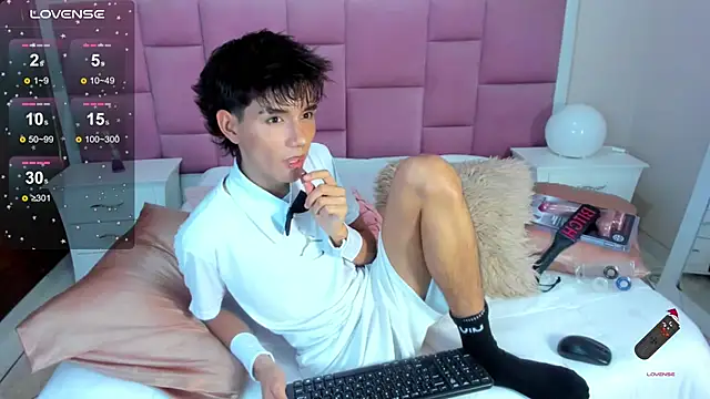 Snapshot of christopher_robin4 chatting on 05.31.26 christopher robin4 online show from 05.31.26