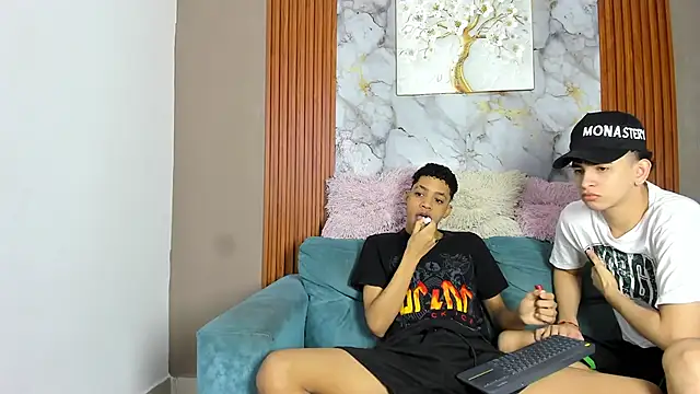 LOVE GUYS1 online show from 05.18.26