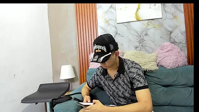 LOVE GUYS1 online show from 07.05.26