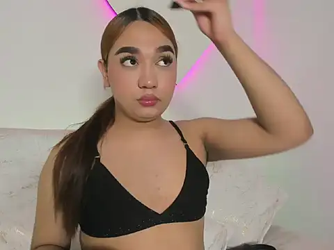 LiaCampbell  online show from 05.18.26