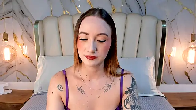 Hannah Lane online show from 08.03.26