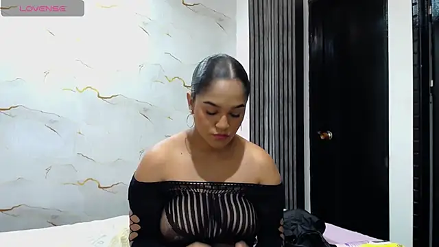 Snapshot of Liaa_cams chatting on 06.26.26 Liaa cams online show from 06.26.26
