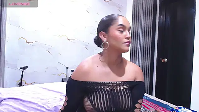 Snapshot of Liaa_cams chatting on 07.17.26 Liaa cams online show from 07.17.26