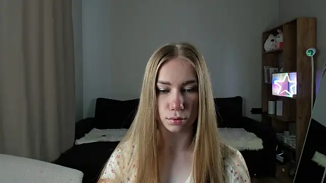 Snapshot of AnnaAlexArti chatting on 06.05.26 AnnaAlexArti online show from 06.05.26