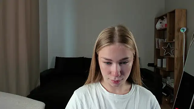 Snapshot of AnnaAlexArti chatting on 06.08.26 AnnaAlexArti online show from 06.08.26