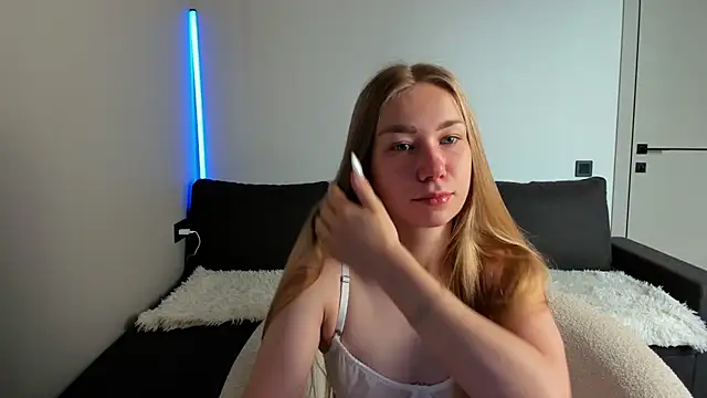 Snapshot of AnnaAlexArti chatting on 07.09.26 AnnaAlexArti online show from 07.09.26