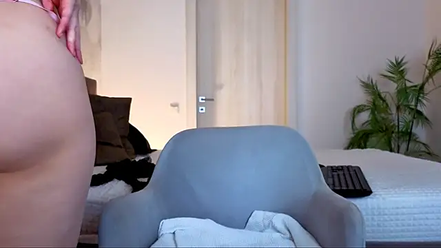 Snapshot of BlushingAngelita chatting on 05.11.26 BlushingAngelita online show from 05.11.26