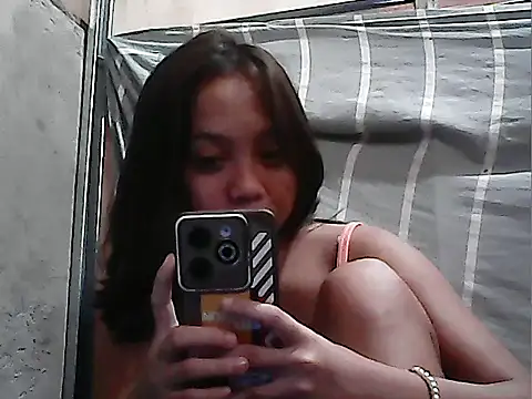 Snapshot of Yours_AsianPinayGirl18 chatting on 07.04.26 Yours AsianPinayGirl18 online show from 07.04.26