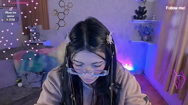 mia smoke  online show from 06.02.26