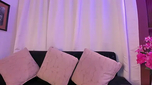 AngeliqueBoyer   online show from 06.12.26