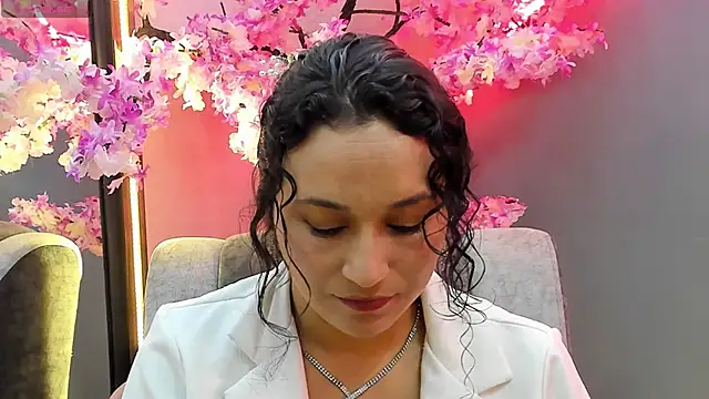 Snapshot of Elizabeth_bennett chatting on 06.13.26 Elizabeth bennett online show from 06.13.26