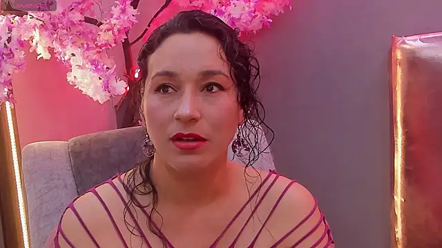 Snapshot of Elizabeth_bennett chatting on 06.16.26 Elizabeth bennett online show from 06.16.26