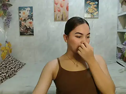 Snapshot of ur_asiankat chatting on 06.18.26 ur asiankat online show from 06.18.26