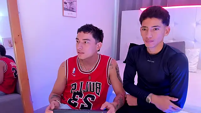 Snapshot of Alejo-and-Thiago chatting on 05.14.26 Alejo-and-Thiago online show from 05.14.26