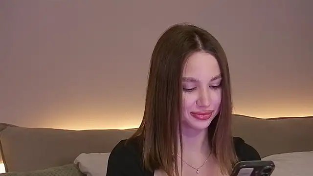Snapshot of StefaEvans chatting on 05.19.26 StefaEvans online show from 05.19.26