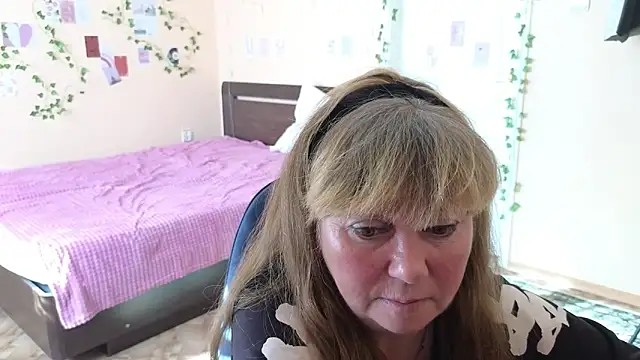 Melania Cook online show from 05.18.26