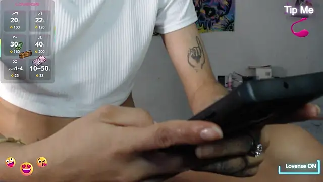 Snapshot of bastethott chatting on 07.15.26 bastethott online show from 07.15.26