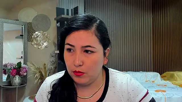 Snapshot of BBWLuxuryMuse chatting on 05.07.26 BBWLuxuryMuse online show from 05.07.26