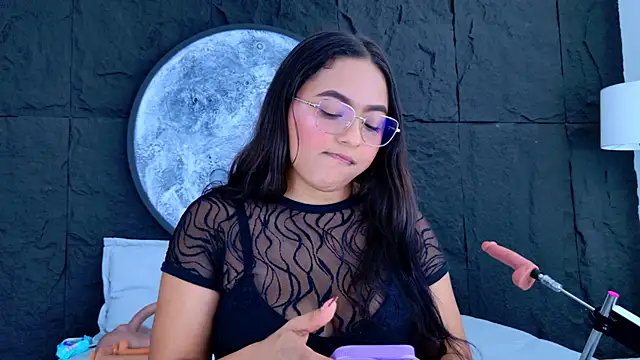 Snapshot of JessiBannkss chatting on 06.18.26 JessiBannkss online show from 06.18.26