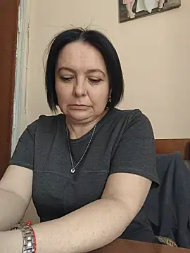 EmmaEmmy40 online show from 05.18.26