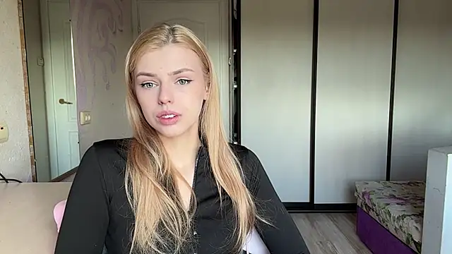 Snapshot of ScarlettRosy chatting on 05.29.26 ScarlettRosy online show from 05.29.26