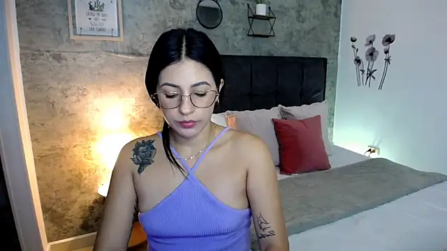 Snapshot of isa_cruzx chatting on 05.30.26 isa cruzx online show from 05.30.26