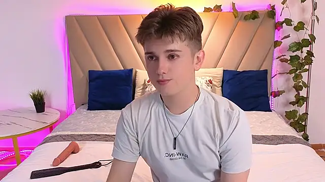 Miless Cooper online show from 07.11.26