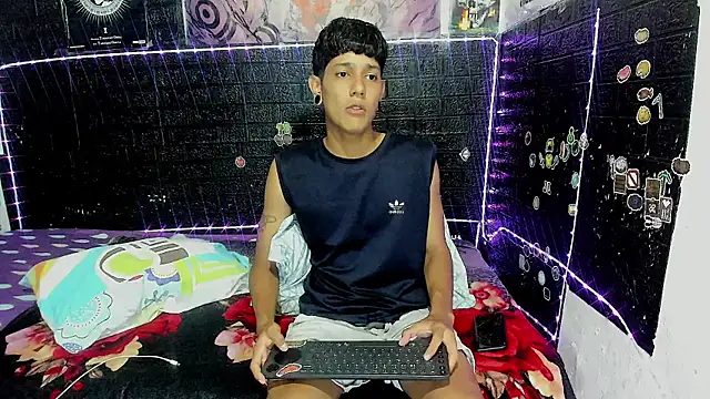 Snapshot of santos_dx chatting on 06.21.26 santos dx online show from 06.21.26