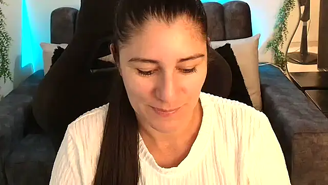 Snapshot of LUCYMILF_SEXY chatting on 05.31.26 LUCYMILF SEXY online show from 05.31.26