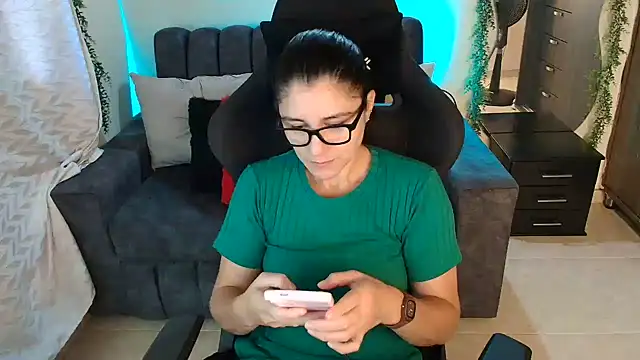 LUCYMILF SEXY online show from 07.05.26