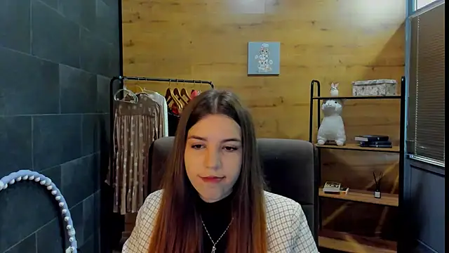 Snapshot of RuthhCox chatting on 05.18.26 RuthhCox online show from 05.18.26