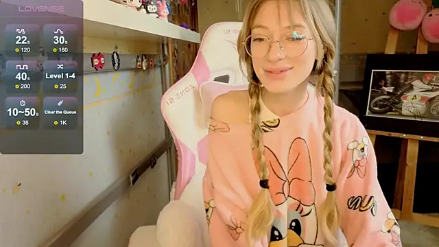 MiaMooonn online show from 06.18.26