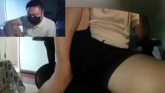 Snapshot of mrcake666 chatting on 05.18.26 mrcake666 online show from 05.18.26