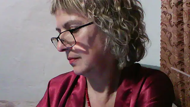 Snapshot of ElizabethGorden chatting on 06.20.26 ElizabethGorden online show from 06.20.26