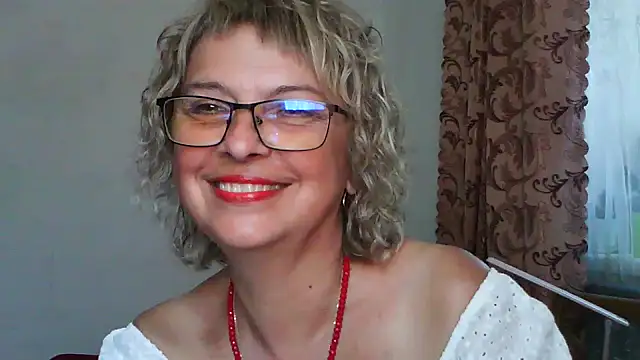 Snapshot of ElizabethGorden chatting on 06.29.26 ElizabethGorden online show from 06.29.26