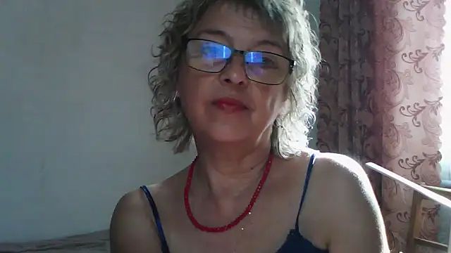Snapshot of ElizabethGorden chatting on 07.04.26 ElizabethGorden online show from 07.04.26