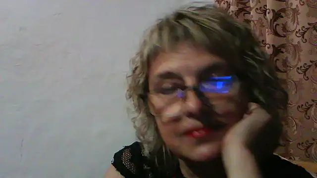 Snapshot of ElizabethGorden chatting on 07.04.26 ElizabethGorden online show from 07.04.26