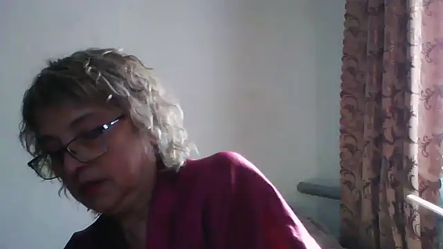Snapshot of ElizabethGorden chatting on 07.11.26 ElizabethGorden online show from 07.11.26