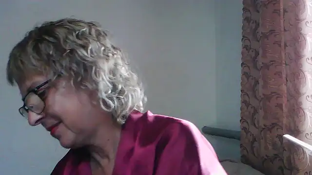 Snapshot of ElizabethGorden chatting on 07.14.26 ElizabethGorden online show from 07.14.26