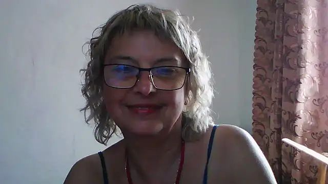 Snapshot of ElizabethGorden chatting on 07.17.26 ElizabethGorden online show from 07.17.26