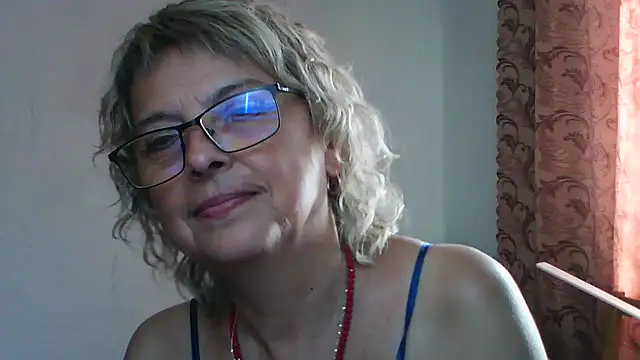Snapshot of ElizabethGorden chatting on 07.19.26 ElizabethGorden online show from 07.19.26