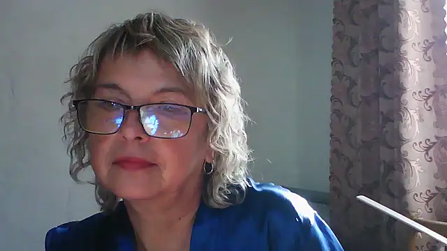 Snapshot of ElizabethGorden chatting on 07.25.26 ElizabethGorden online show from 07.25.26