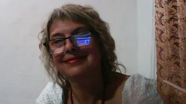 Snapshot of ElizabethGorden chatting on 07.28.26 ElizabethGorden online show from 07.28.26