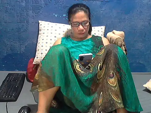 hotchilimom online show from 05.21.26