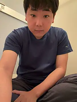 YuuYuu 010 online show from 05.08.26