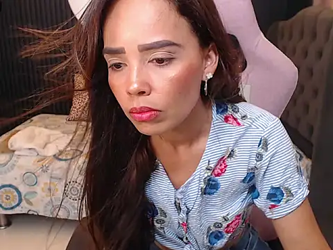 naomis 36 online show from 05.04.26