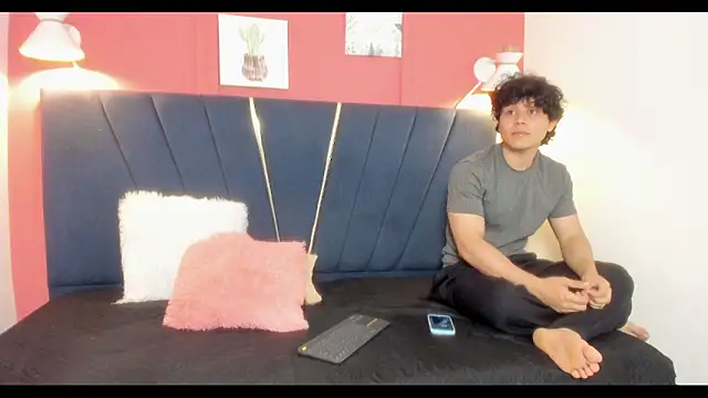 Snapshot of latin_beast4 chatting on 06.12.26 latin beast4 online show from 06.12.26
