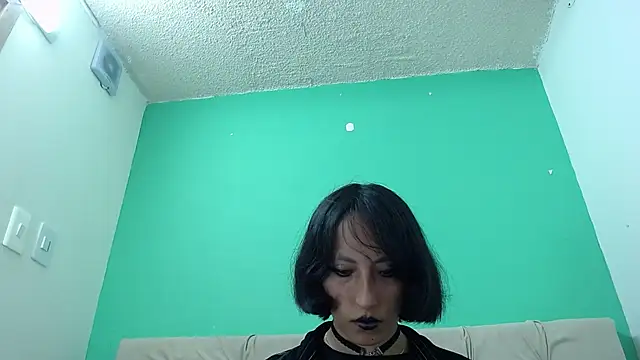 Snapshot of amoremerchmar chatting on 06.17.26 amoremerchmar online show from 06.17.26